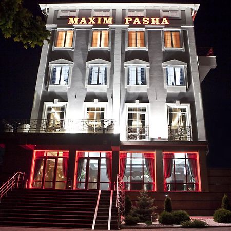 Maxim Pasha Hotel Chisinau Bagian luar foto