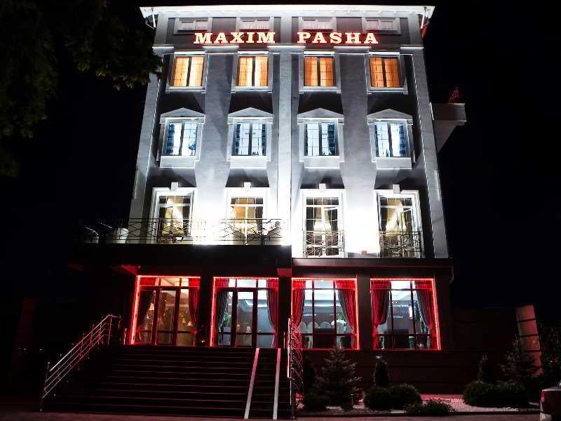 Maxim Pasha Hotel Chisinau Bagian luar foto